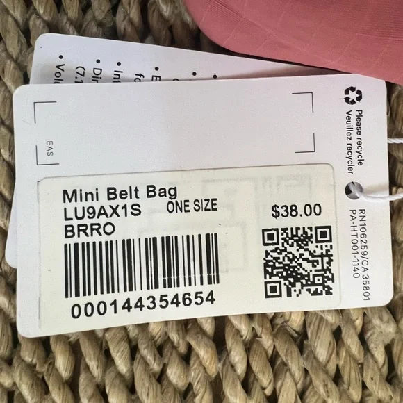 nwt lululemon mini belt bag - Picture 3 of 4